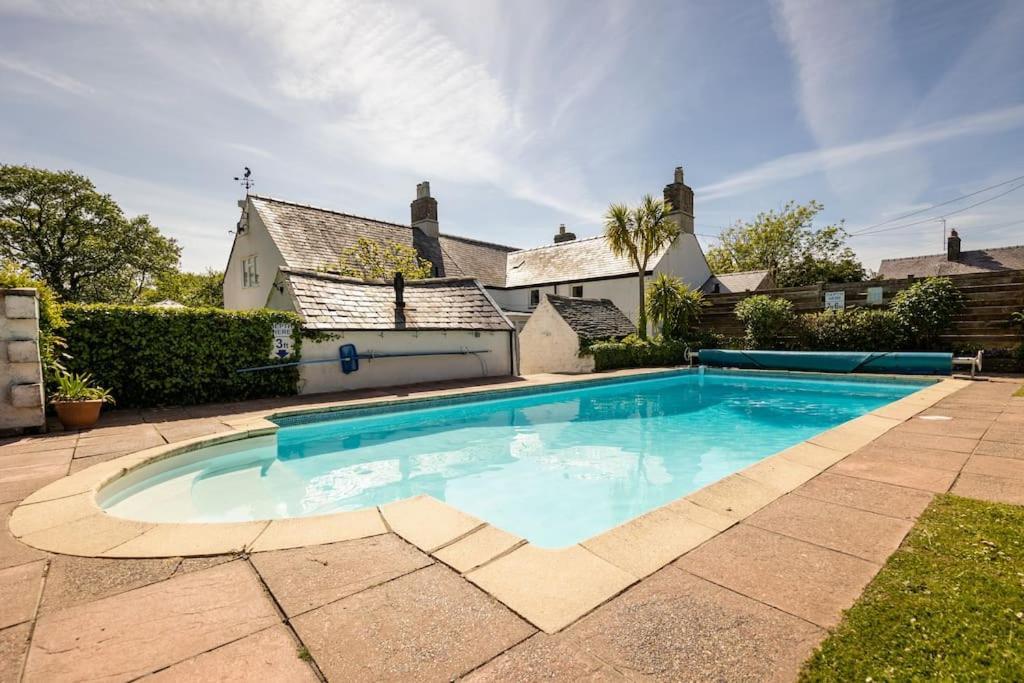 Plas Newydd With Swimming Pool, Fire Pit, And Log Fires Villa Rhiw Esterno foto